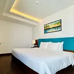 Maximilan Danang Beach Hotel